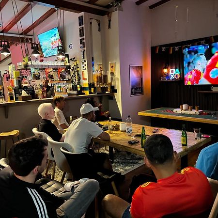 Hostel Мангейм Экстерьер фото Sky Sports broadcast of the 2019 Tour de France