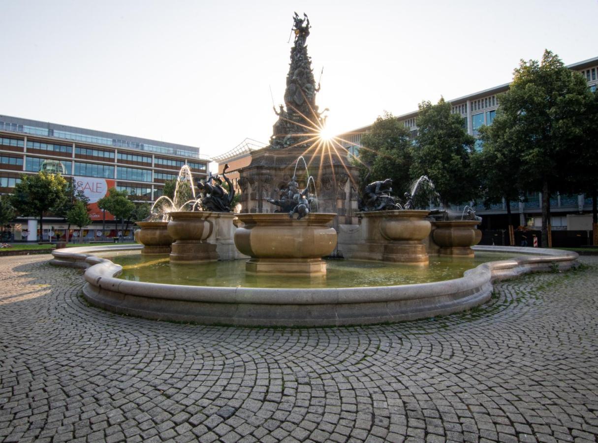 Hostel Мангейм Экстерьер фото Fountain of the Three Horses