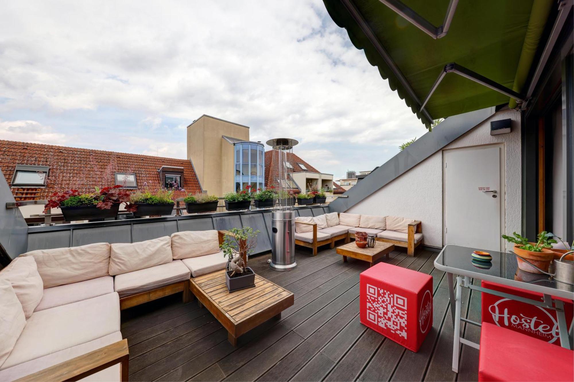 Hostel Мангейм Экстерьер фото Rooftop terrace