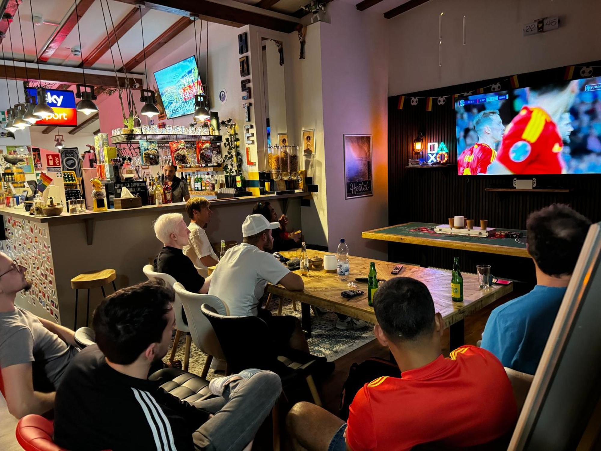 Hostel Мангейм Экстерьер фото Sky Sports broadcast of the 2019 Tour de France