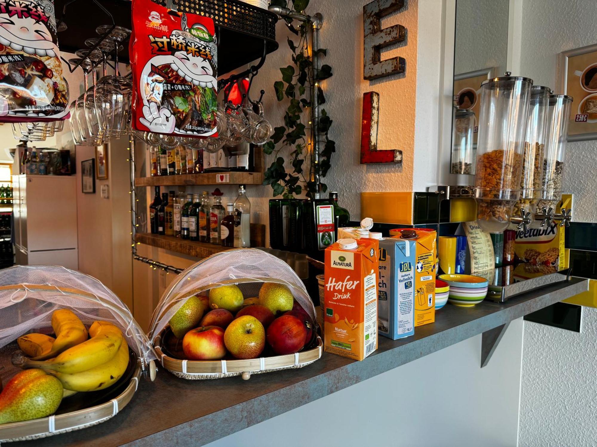 Hostel Мангейм Экстерьер фото Breakfast buffet at a German hotel